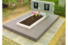 Установка памятника из мрамора на кладбище