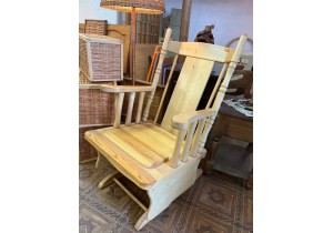 Кресло - качалка из сосны, светлое дерево 