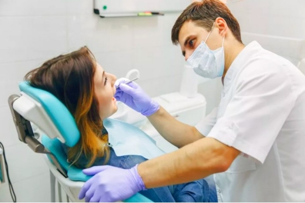 Терапевтический адгезивный терапевтический протез в одно посещение ( при потере одного зуба)
