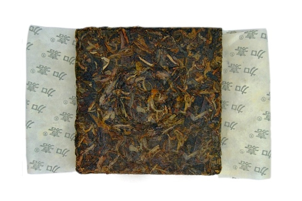 Шэн Пуэр Фан Ча «Квадратный чай» в разломе