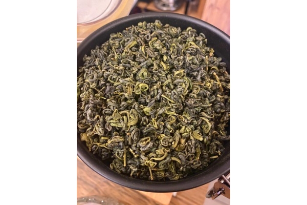 Зелёный скрученный чай Люй Ло