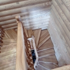 Лестница из массива ясеня, винтовая в прямоугольный проем 180 градусов с подступенками и забежными ступенями